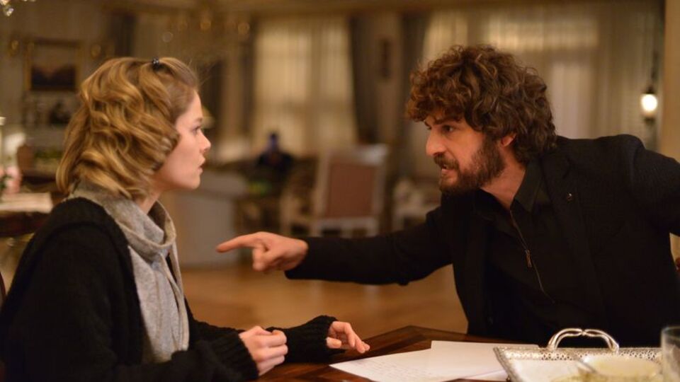 Oklar Cevher ailesine yöneliyor!