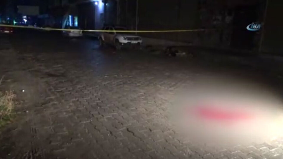 Kanlar içinde bulundu!