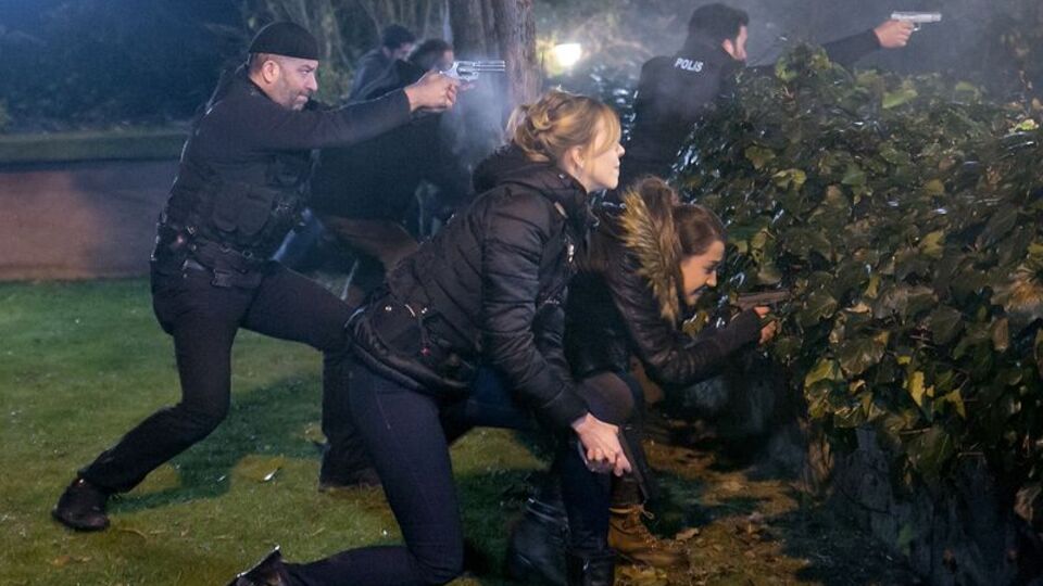 Ekibe büyük bir oyun oynanıyor!