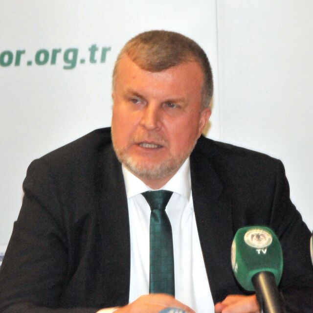 "Hiçbir futbolcuyu satmayı düşünmüyoruz"