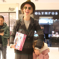 Anne-kız alışverişte