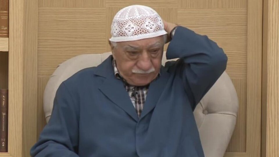 FETÖ'den iltica baskısı!