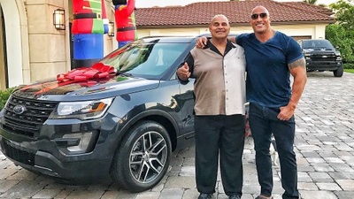 Babasına sürpriz yaptı