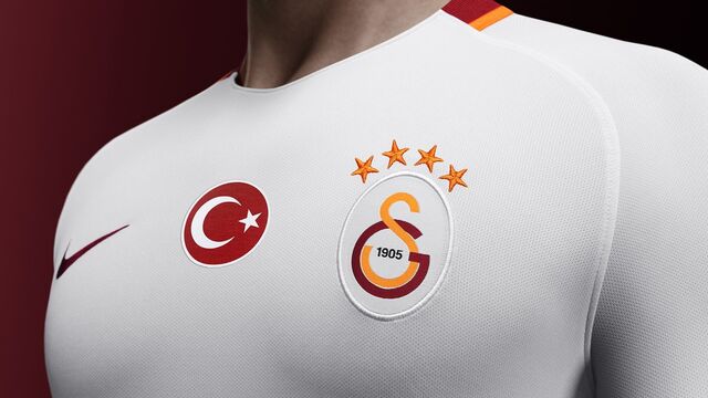 Dünya yıldızı imzayı attı!