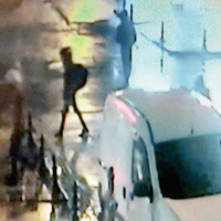 Şarjörleri ters yönde birbirine bantlamış! Çünkü...