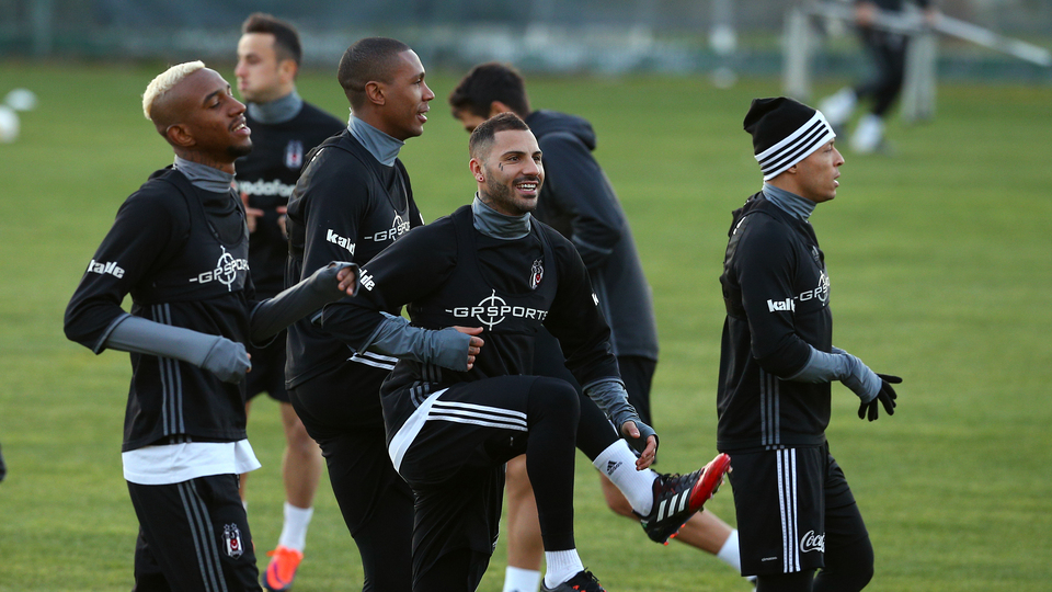 Talisca ve Quaresma frikik çalıştı