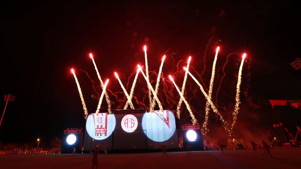 Antalyaspor'dan dev açılış!