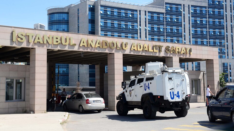 FETÖ'den açığa alınan polis intihar etti