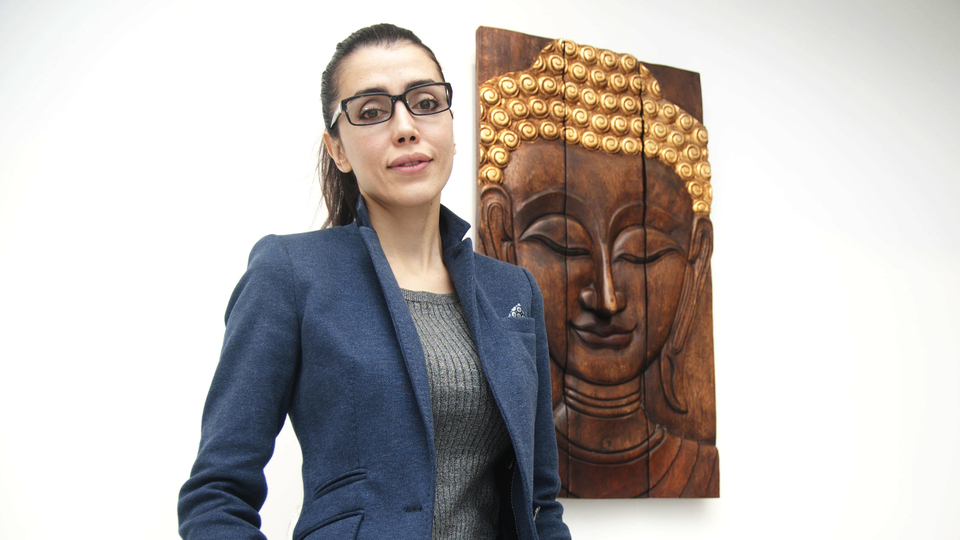 Azra Kohen yazarlık sırlarını anlattı