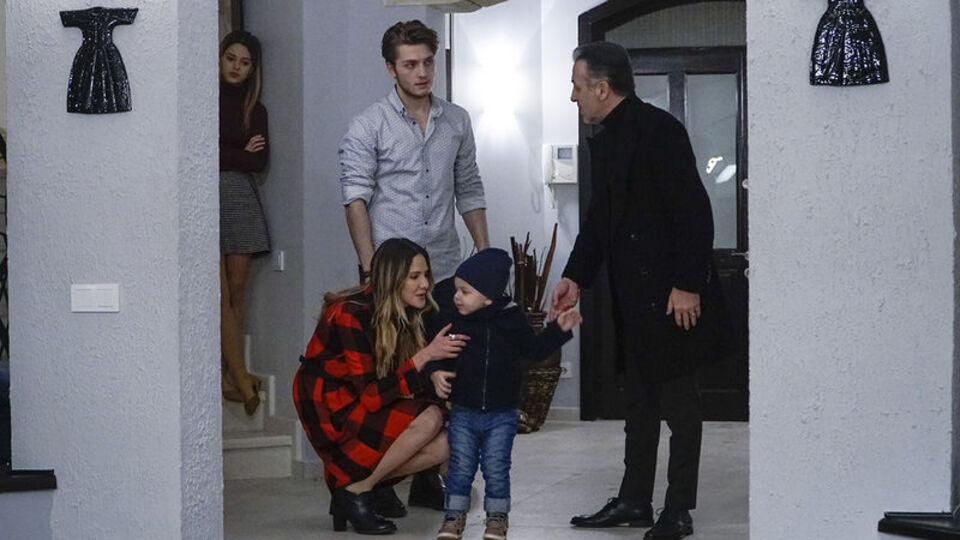 Ozan, Harun'un oğlu olduğunu öğreniyor