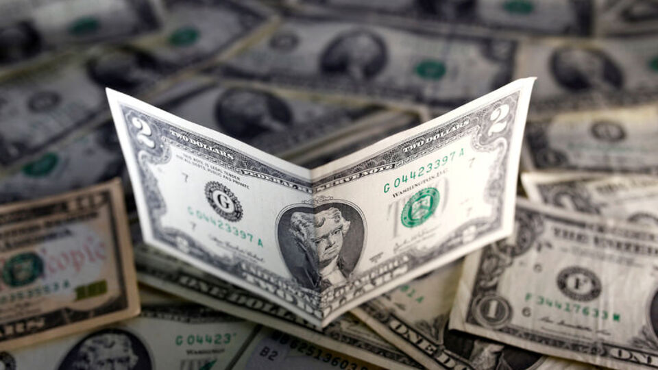 Dolar 3.73 TL'yi aşarak rekor kırdı!