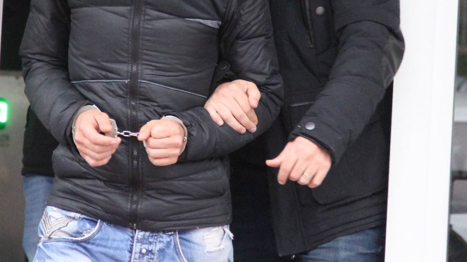 Mardin'de 6 öğretmen tutuklandı