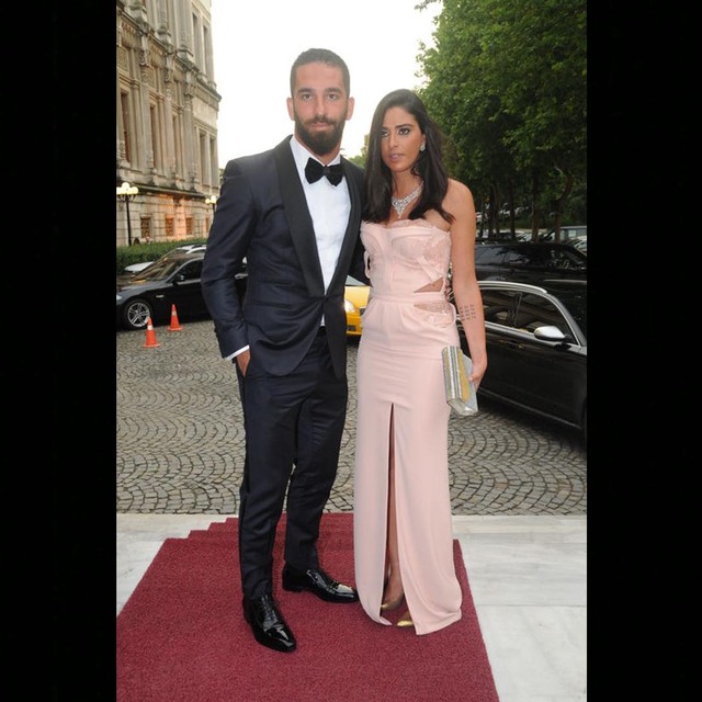 Aslıhan'dan canlı yayında sürpriz hamle