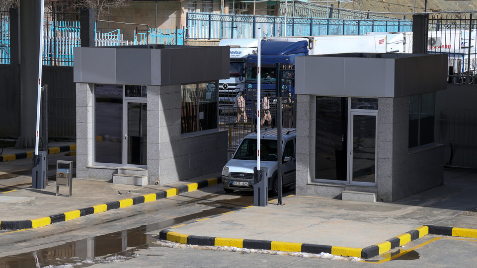 Sınıra 'yüz kayıt' önlemi!