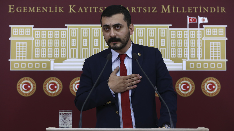 Eren Erdem ısırma iddialarına yanıt verdi