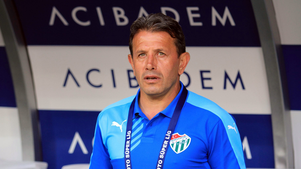 "Hakemler yakışıklılar falan ama..."