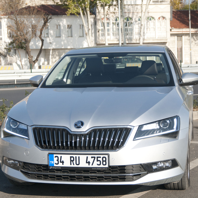 Bisikletle başlayan Çek hayali Skoda Superb'a ulaştı!