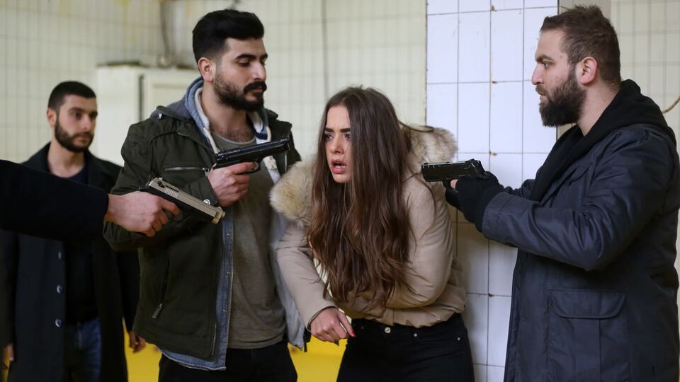 Melek'i kim kurtaracak?