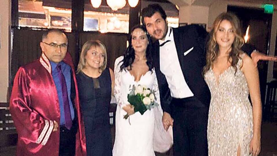 Tarık Akan'ın oğlu evlendi