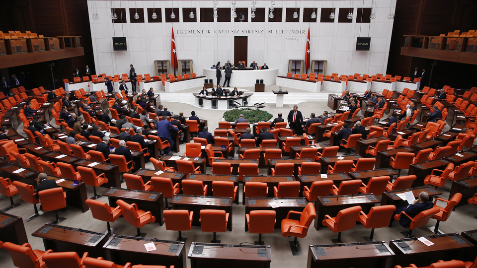 Anayasa değişikliğinde ilk tur tamamlandı