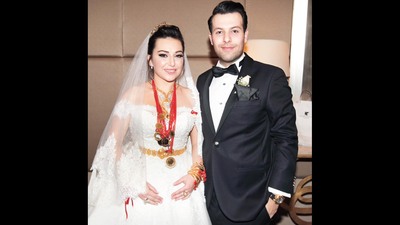 Davetliler dolar yerine altın takınca gelin ve damat bakın ne yaptı!