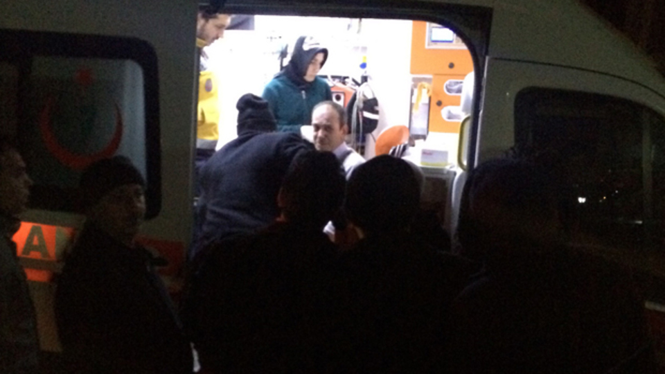 Elazığ'da ev yangını: 3 kişi hastaneye kaldırıldı