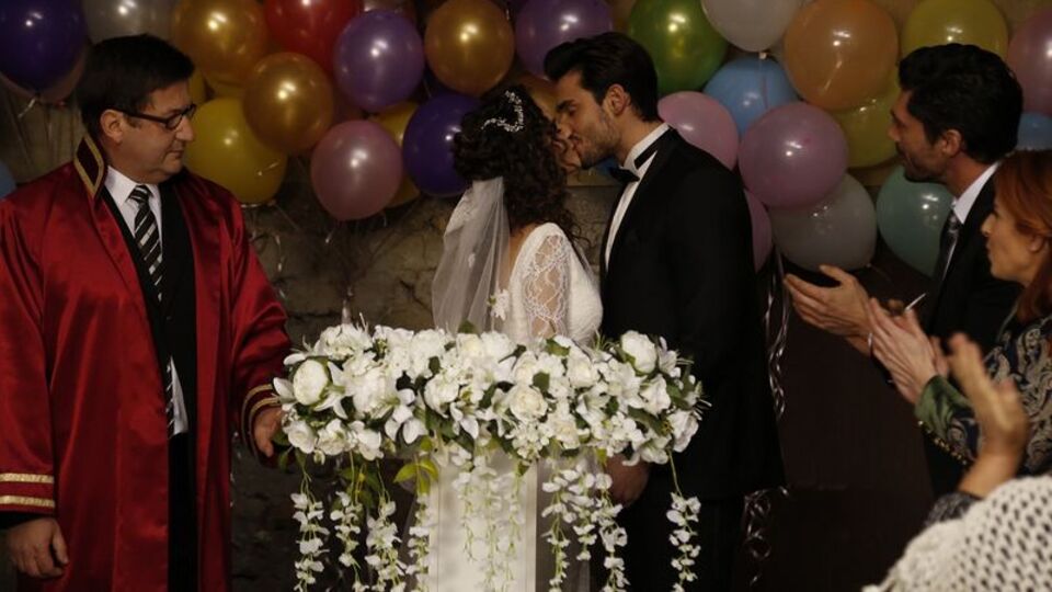 Yasemin ve Sarp evleniyor!