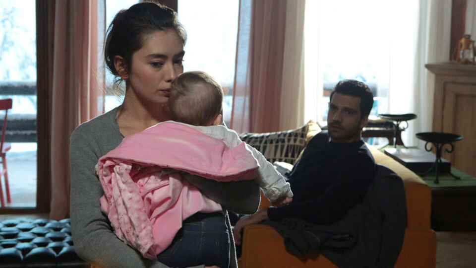 Nihan tarafını seçmek zorunda kalıyor!