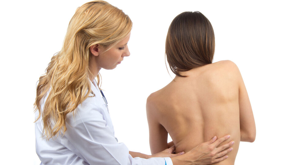 Dikkat skolyoz akciğer ve kalp sorunlarına neden olabiliyor!