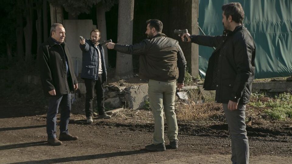 Arka Sokaklar'da "Vodafone Arena saldırısı" sahnesi!