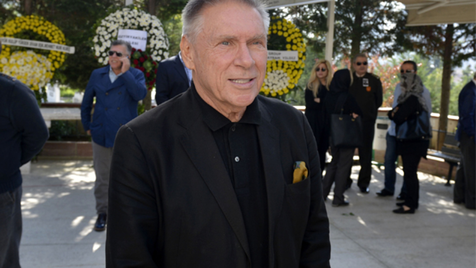 Erol Aksoy'a yakalama kararı