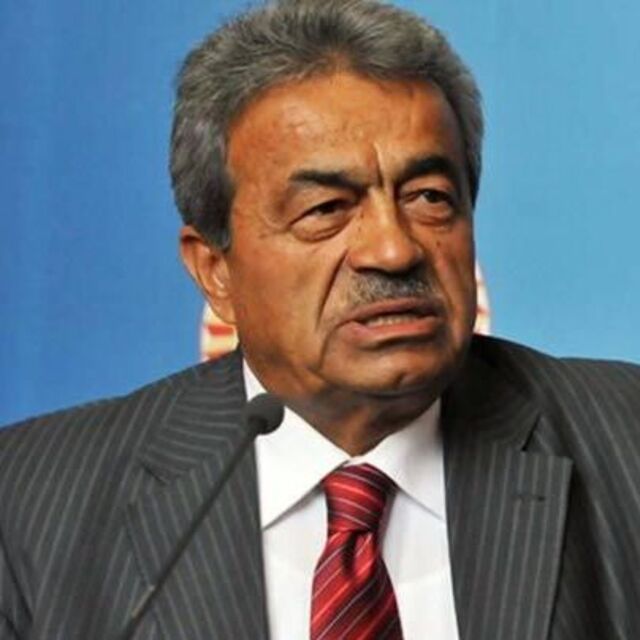 Kamer Genç anılıyor