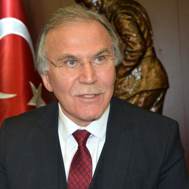 "Nisan ayı içerisinde referandum yapacağız"