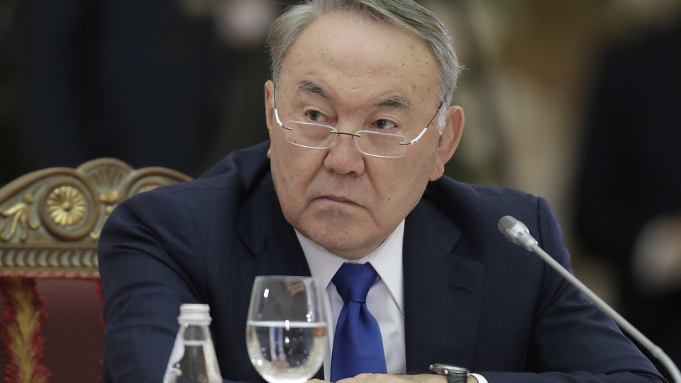 Nazarbayev yetkilerinin bir kısmını devrediyor