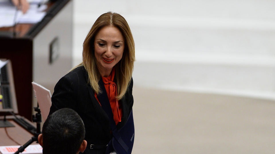 Aylin Nazlıaka'dan AK Parti'li vekillere suç duyurusu