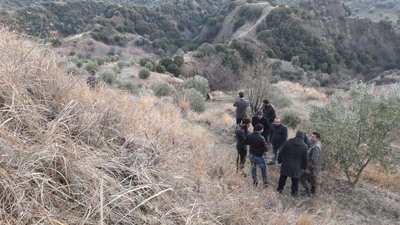 Yarısı toprağa gömülmüş ceset bulundu