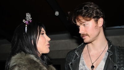 Hande Yener'den Ümit Cem Şenol'a yasak!