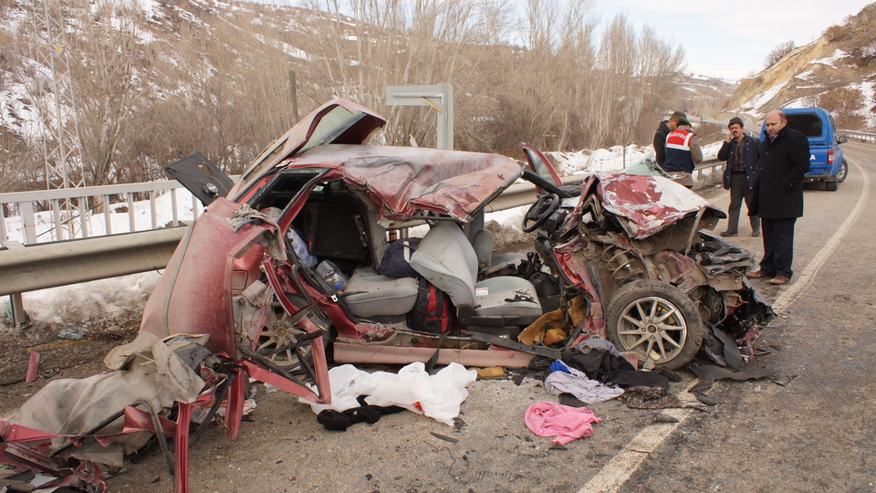 Ankara'da korkunç kaza: 3 ölü 3 yaralı