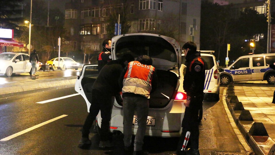 Dün gece 568 kişi yakalandı, 402 kişi gözaltına alındı