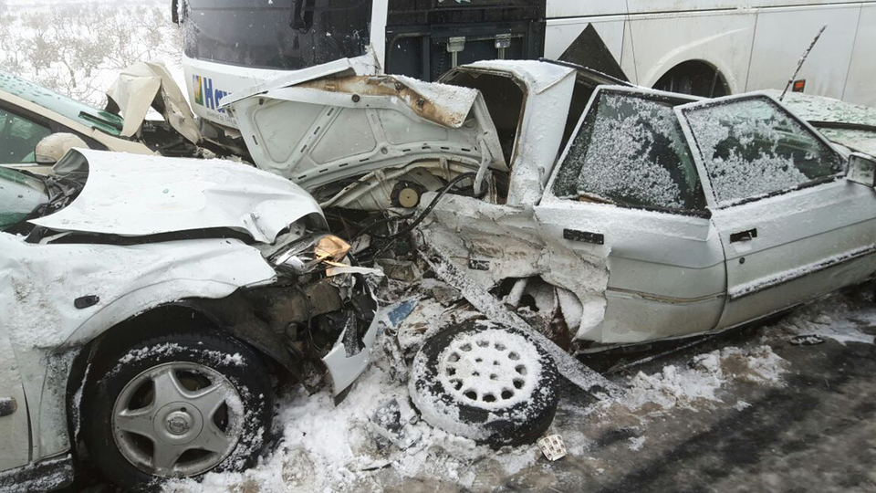 Şanlıurfa'da zincirleme kaza: 2 ölü, 8 yaralı