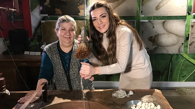 Çocukluğuna döndü