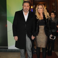 Eşine sürpriz parti düzenledi