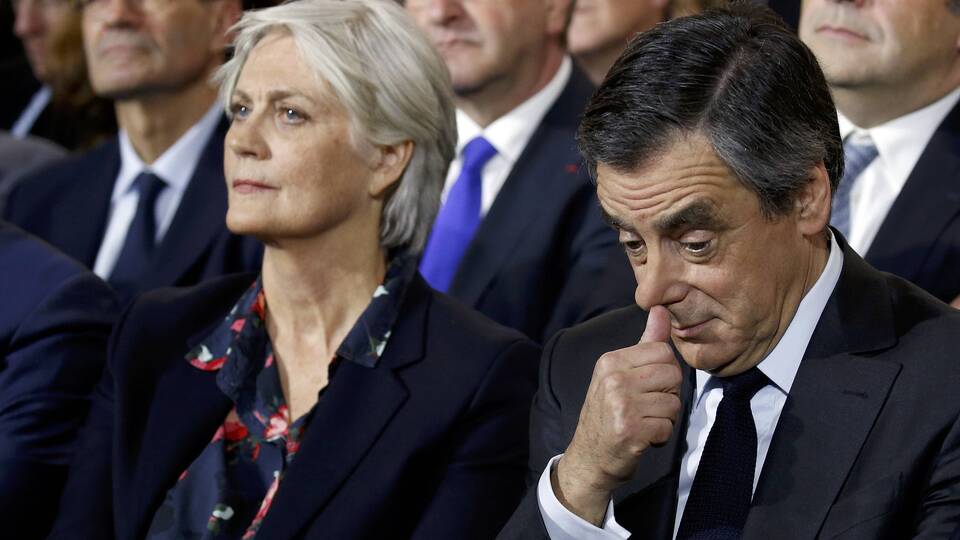 Eşiyle ilgili skandalın ardından favori aday dibe vurdu