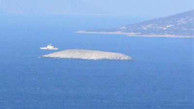 Kardak'ta yarım saat arayla devriye