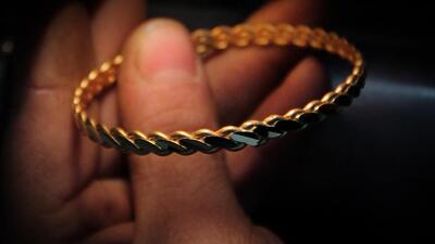 "Ne altın alan var, ne de satan"