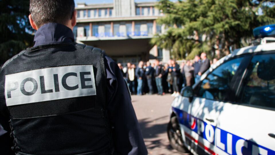 Hollande'dan polislerin tecavüzüne uğrayan gence ziyaret