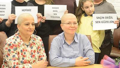 Kanser hastalarına destek için saçlarını kazıttılar!
