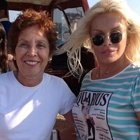 Sanat camiası yasa boğuldu