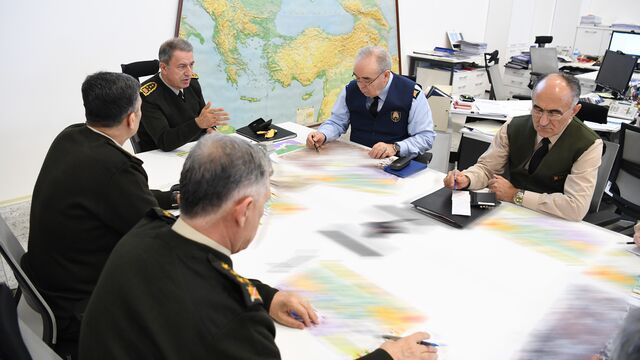 Komutanlardan sabaha karşı El Bab mesaisi