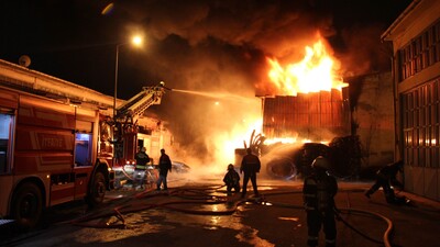 Samsun'da plastik fabrikasında yangın